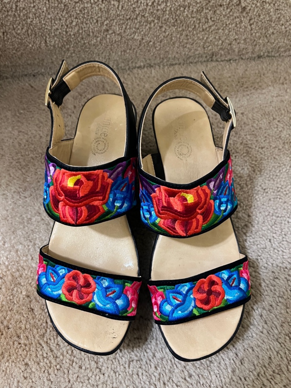 Embroidered Floral Black Wedges sz 8.5- Women's Colorful Sandals